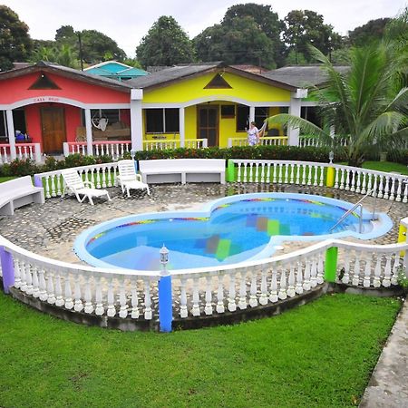 Rainbow Village La Ceiba Dış mekan fotoğraf