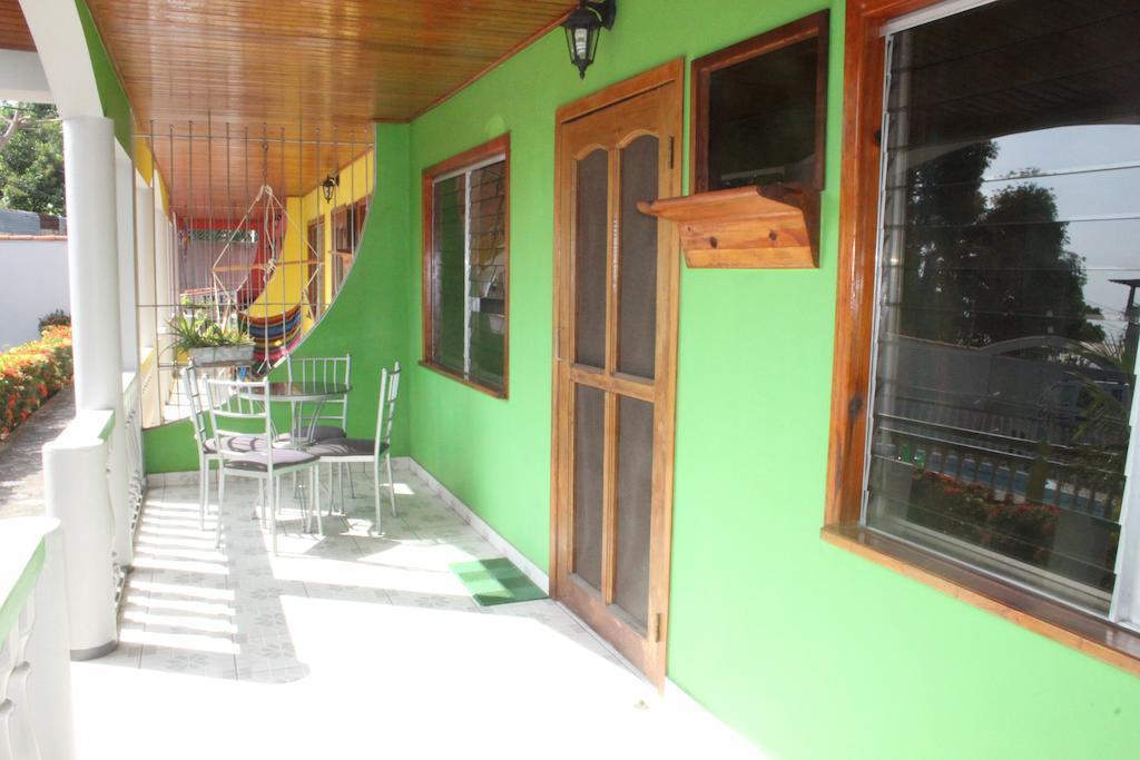 Rainbow Village La Ceiba Oda fotoğraf