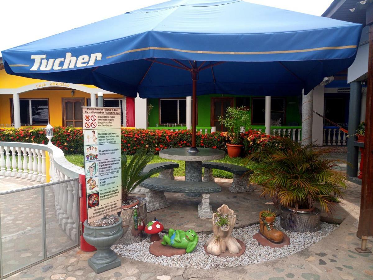 Rainbow Village La Ceiba Dış mekan fotoğraf